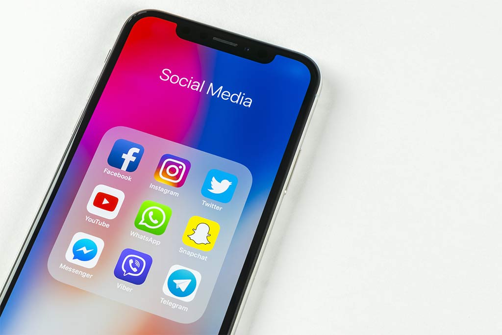 Smartphone mit Socialmedia-Apps